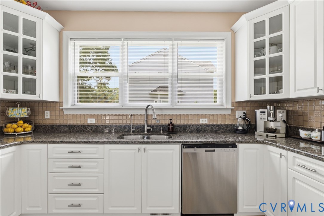 1642 Fairfield Green Road Henrico, VA 23238 - Photo 14 of 34
