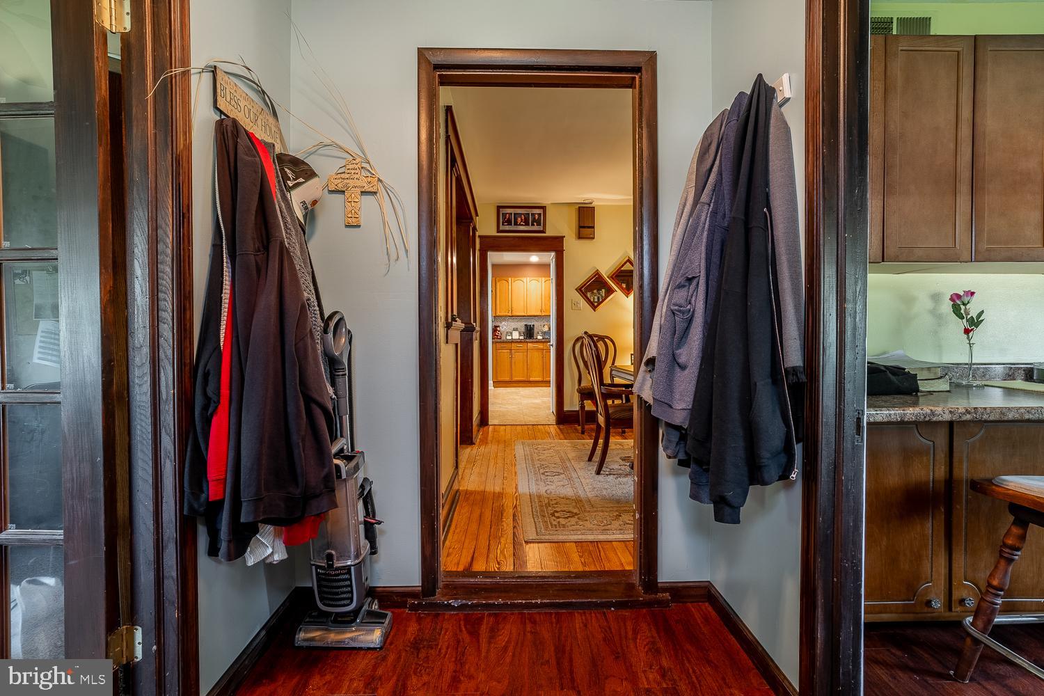 1033 Salem Road Burlington, NJ 08016 - Photo 3 of 37 Gallery Image 3