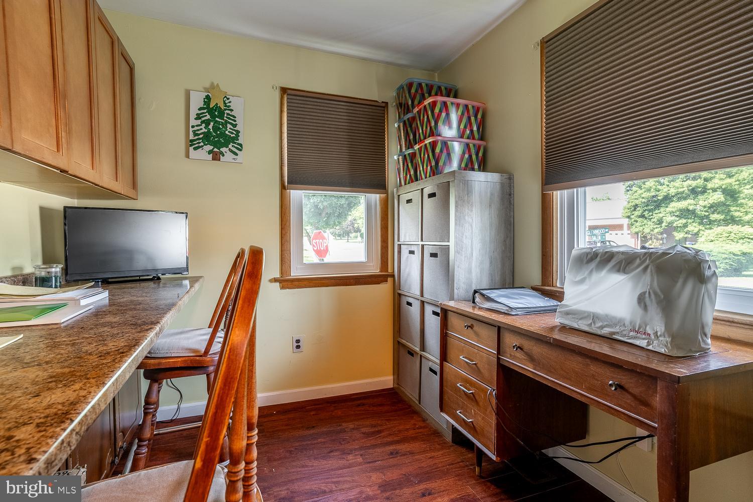 1033 Salem Road Burlington, NJ 08016 - Photo 4 of 37 Gallery Image 4