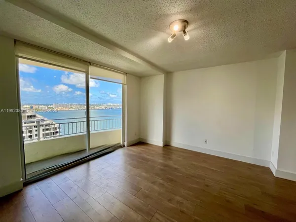 $2,900 | 770 Claughton Island Drive, Unit 2009, Miami, FL 33131