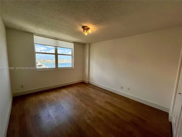 $2,900 | 770 Claughton Island Drive, Unit 2009, Miami, FL 33131