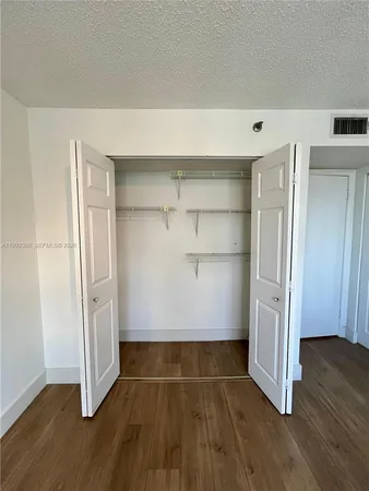 $2,900 | 770 Claughton Island Drive, Unit 2009, Miami, FL 33131