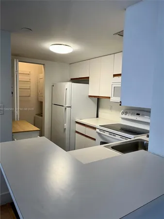 $2,900 | 770 Claughton Island Drive, Unit 2009, Miami, FL 33131