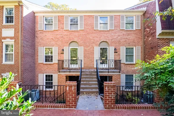 $4,100 | 3221 Sutton Place Northwest, Unit C, Washington, DC 20016