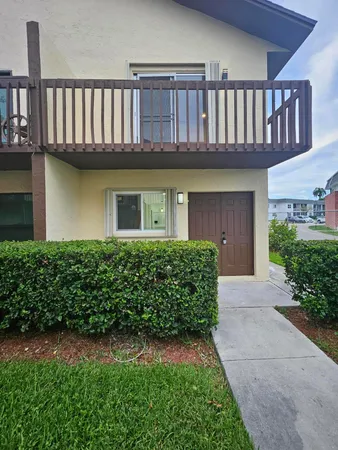 $315,000 | 6607 Winfield Boulevard, Unit 47, Margate, FL 33063