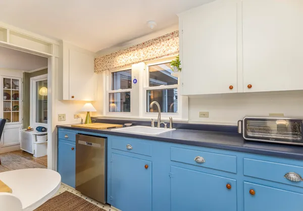 $1,025,000 | 59 Ocean View Road, Cape Elizabeth, ME 04107