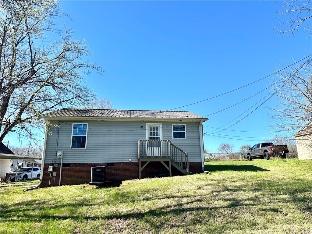 406 Dunbar Street Lexington, NC 27292 - Photo 19 of 23 Rear view