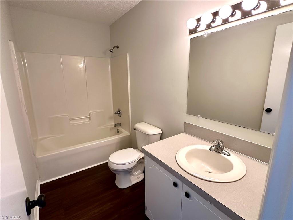 406 Dunbar Street Lexington, NC 27292 - Photo 9 of 23 Bathroom