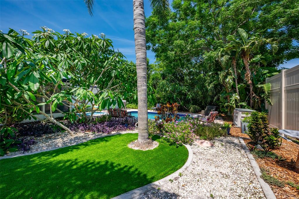 3801 Helene Street Sarasota, FL 34233 - Photo 31 of 37