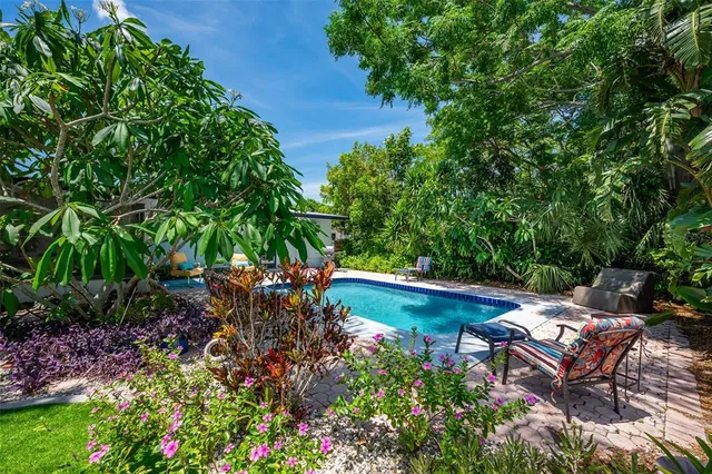 $4,000 | 3801 Helene Street, Sarasota, FL 34233