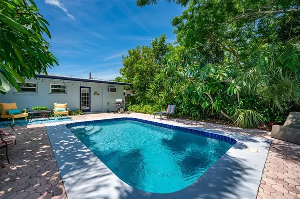 $4,000 | 3801 Helene Street, Sarasota, FL 34233