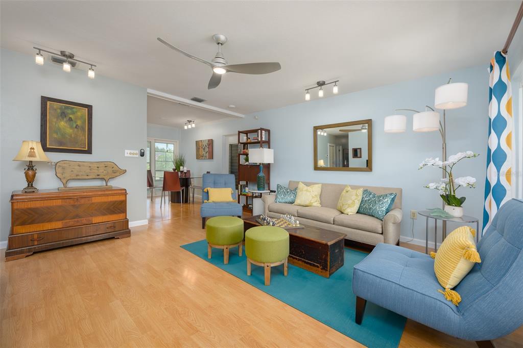 3801 Helene Street Sarasota, FL 34233 - Photo 7 of 37