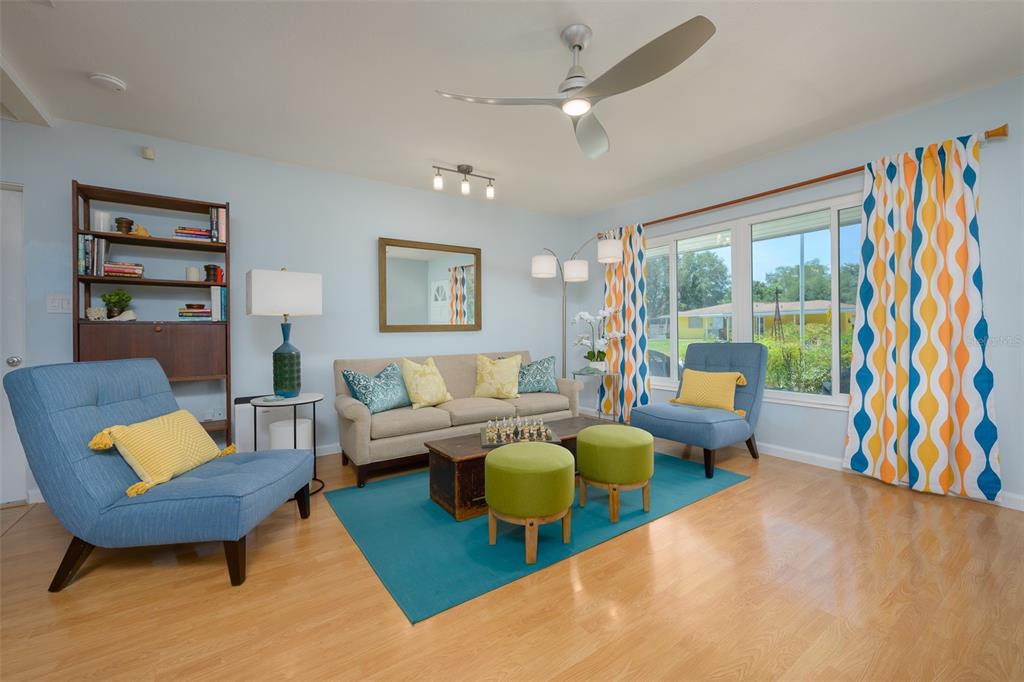 3801 Helene Street Sarasota, FL 34233 - Photo 9 of 37