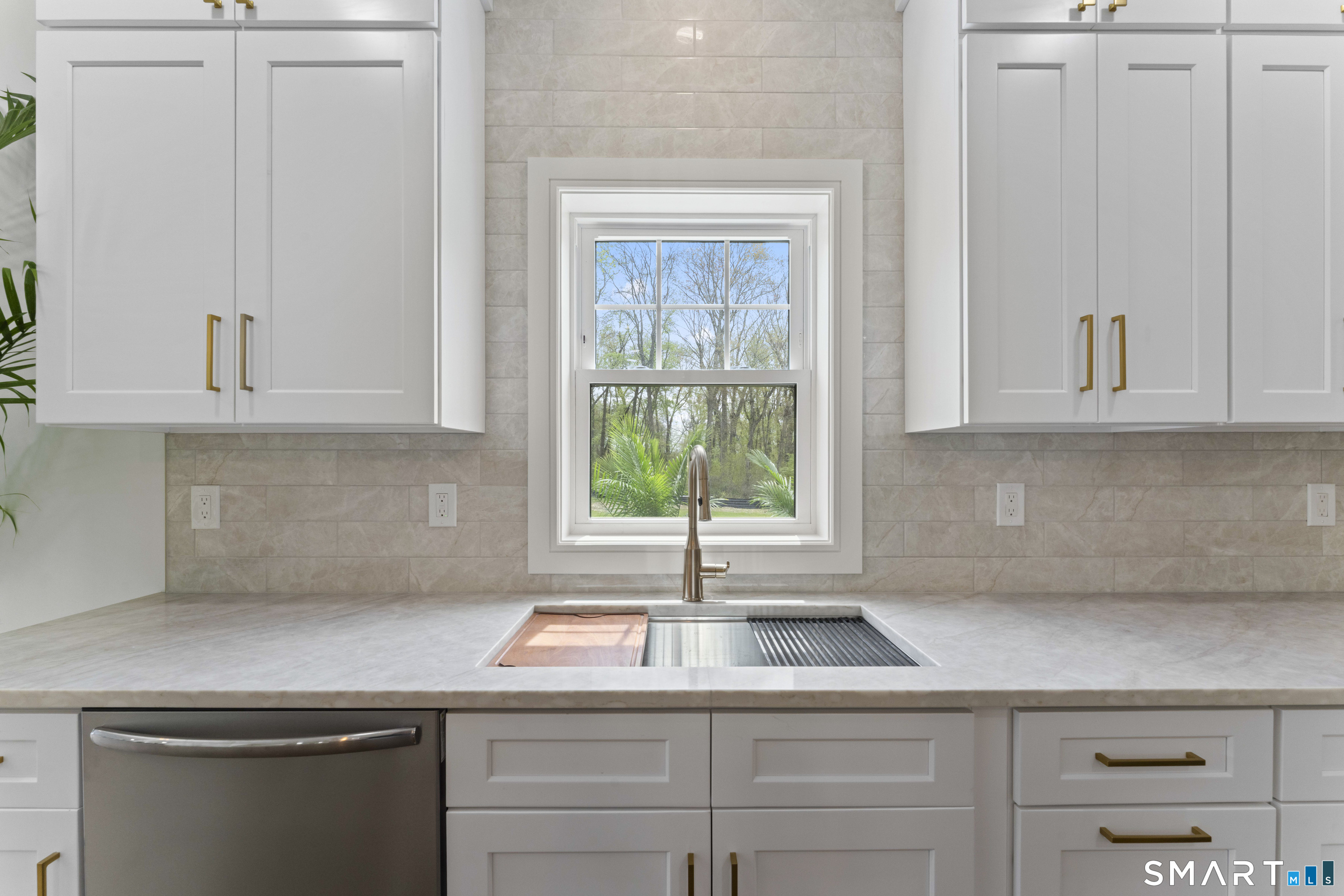 95 Harvest Ridge Road Stratford, CT 06614 - Photo 10 of 40