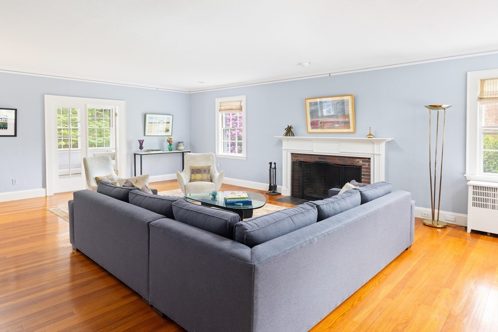 81 Intervale Road Newton, MA 02459 - Photo 4 of 29