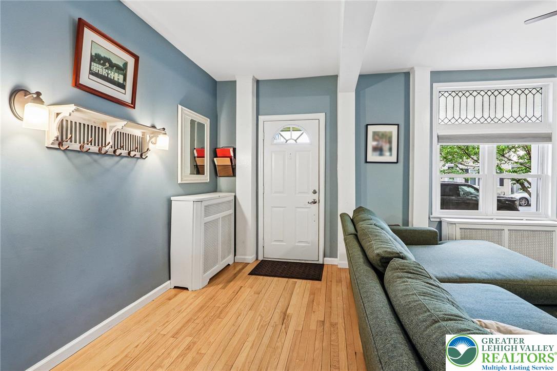 437 3rd Avenue Bethlehem, PA 18018 - Photo 4 of 48