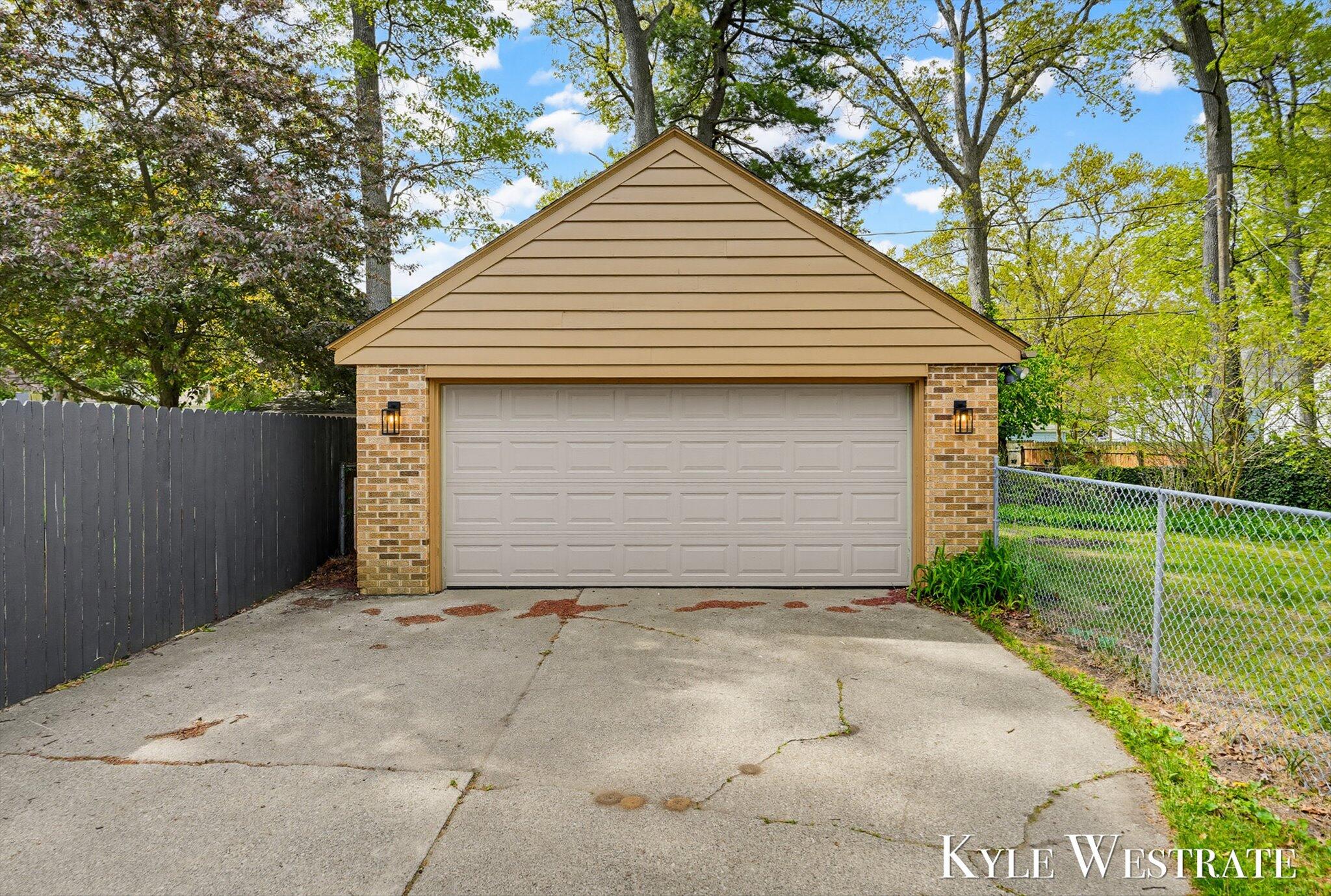1575 Ridge Avenue Muskegon, MI 49441 - Photo 33 of 33 33-AIV00268