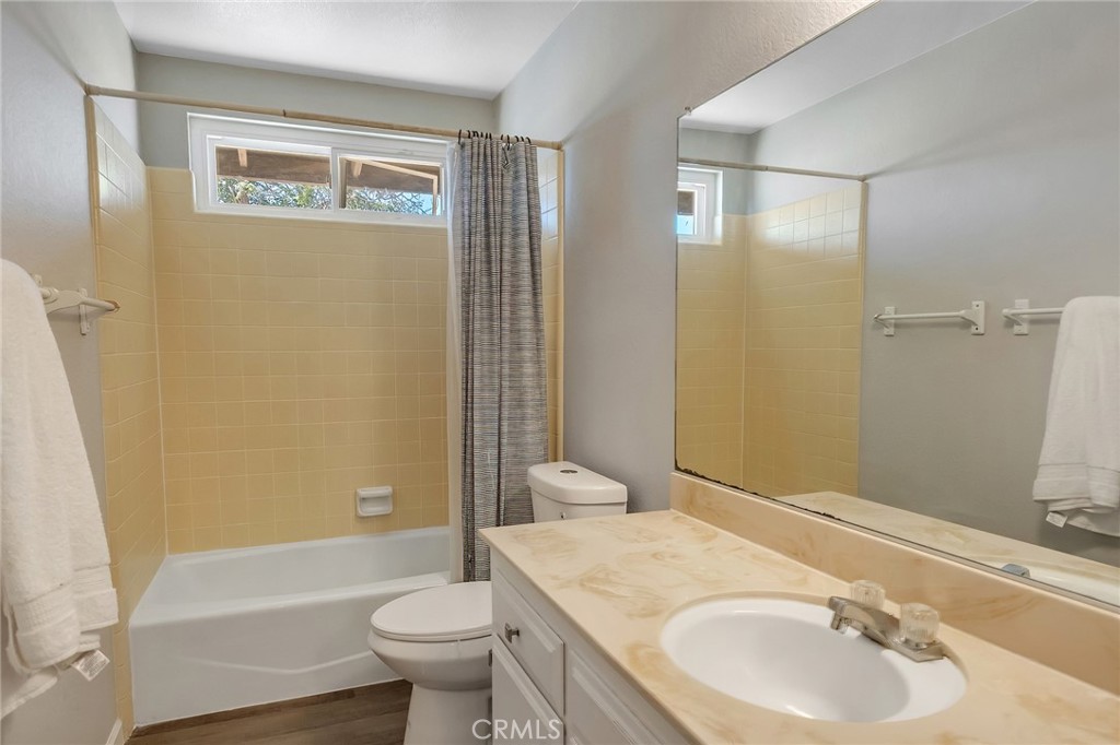 15420 Apache Road Apple Valley, CA 92307 - Photo 8 of 25