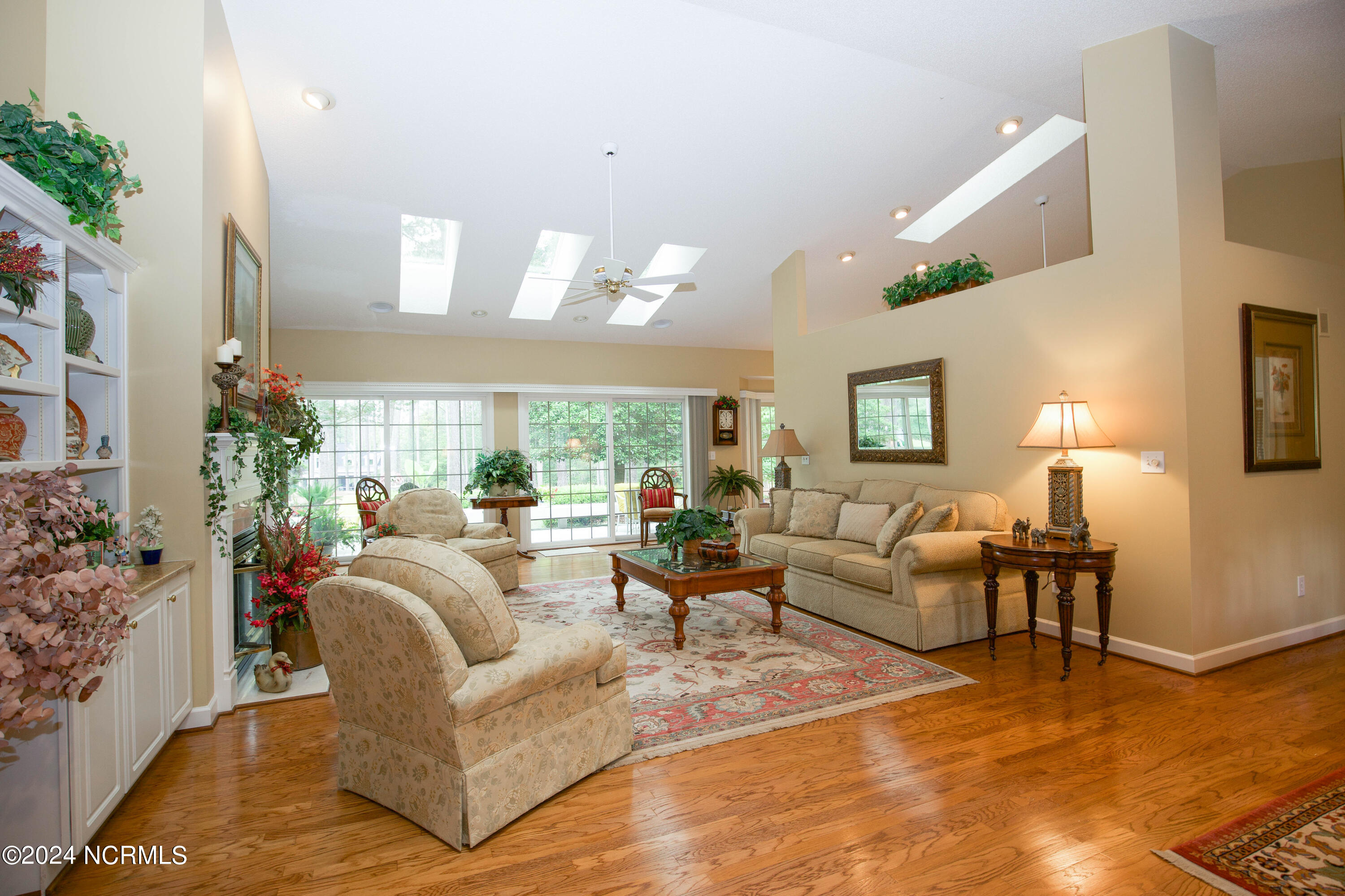 45 Pinewild Drive Pinehurst, NC 28374 - Photo 12 of 50 Living room