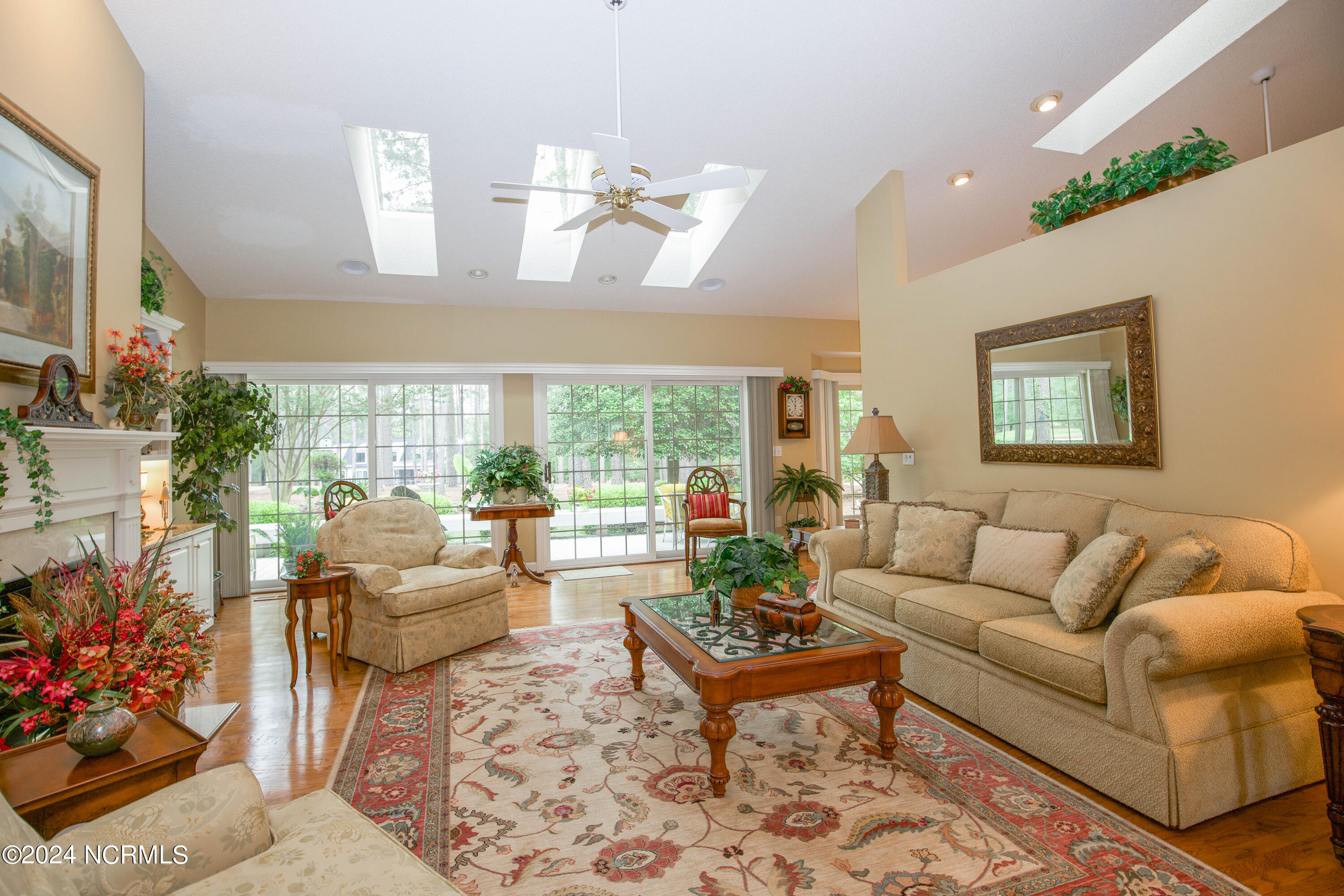 45 Pinewild Drive Pinehurst, NC 28374 - Photo 19 of 50 Living room