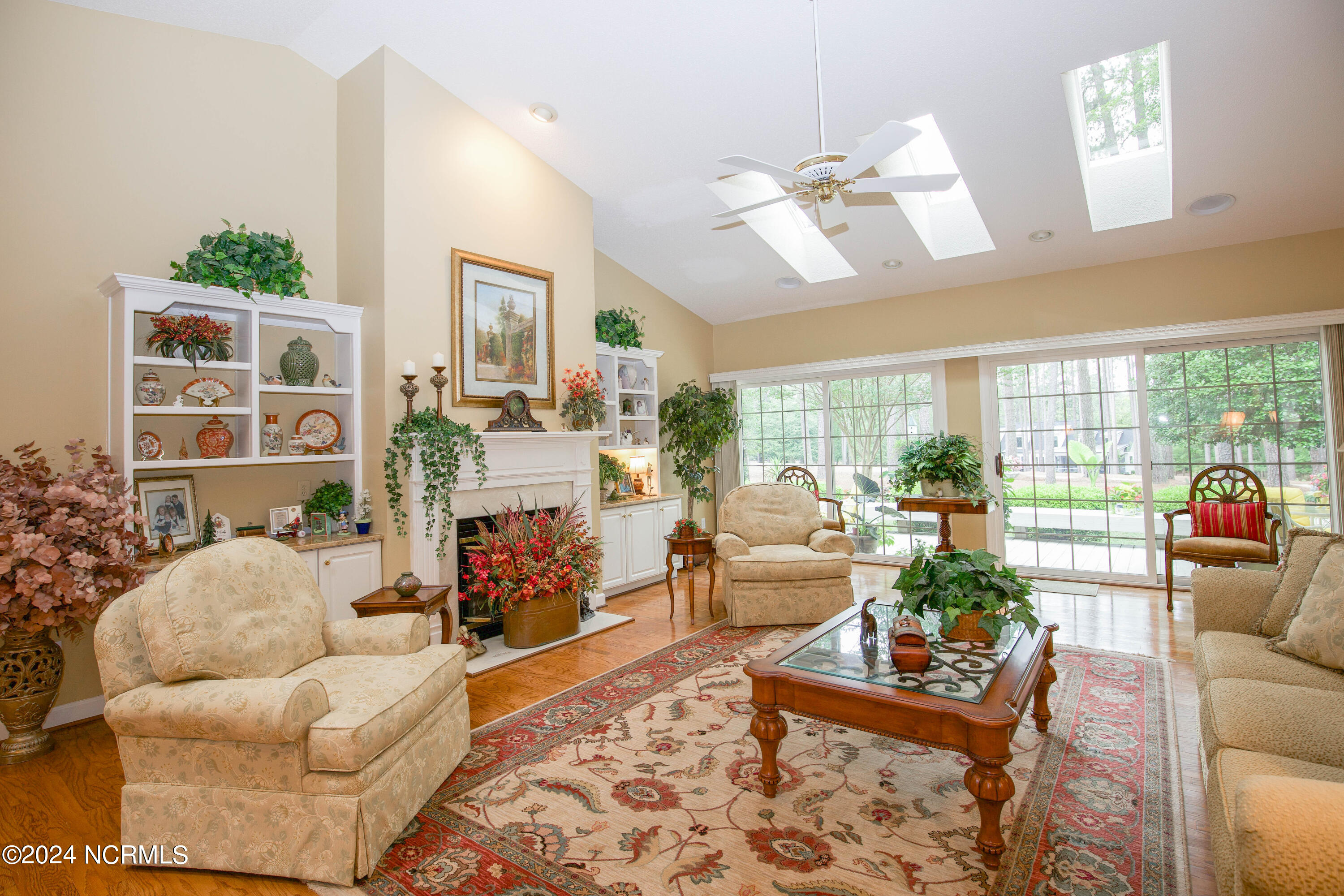 45 Pinewild Drive Pinehurst, NC 28374 - Photo 20 of 50 Living Room