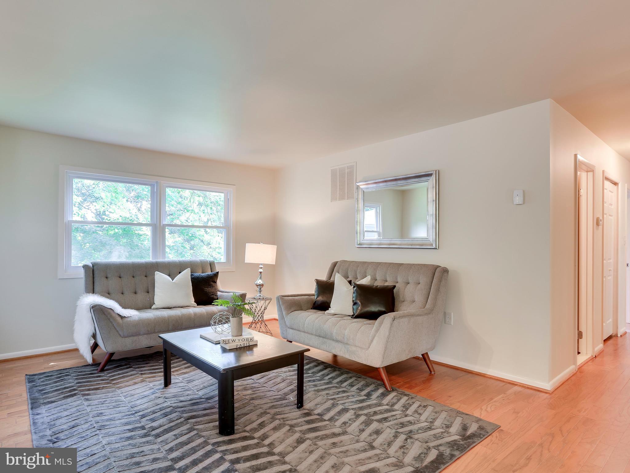 9004 Longbow Road Fort Washington, MD 20744 - Photo 6 of 30 Living Room