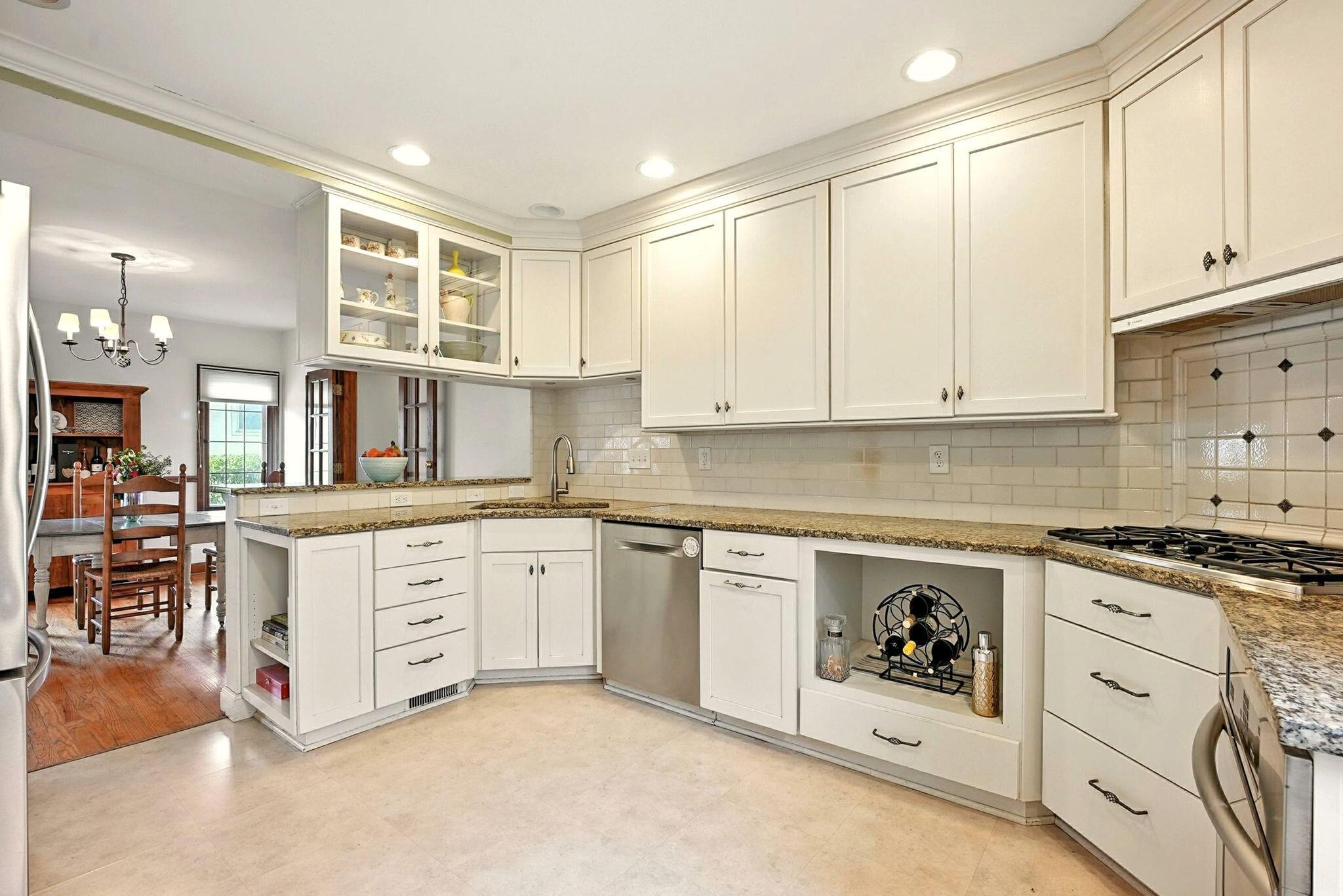 95 South Stanwood Road Columbus, OH 43209 - Photo 5 of 48 Kitchen
