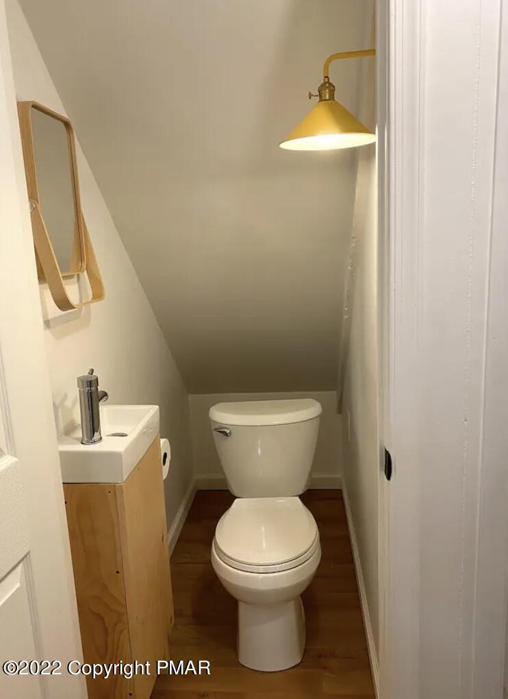 124 Bull Run Long Pond, PA 18334 - Photo 17 of 26 a bathroom with a toilet and a sink