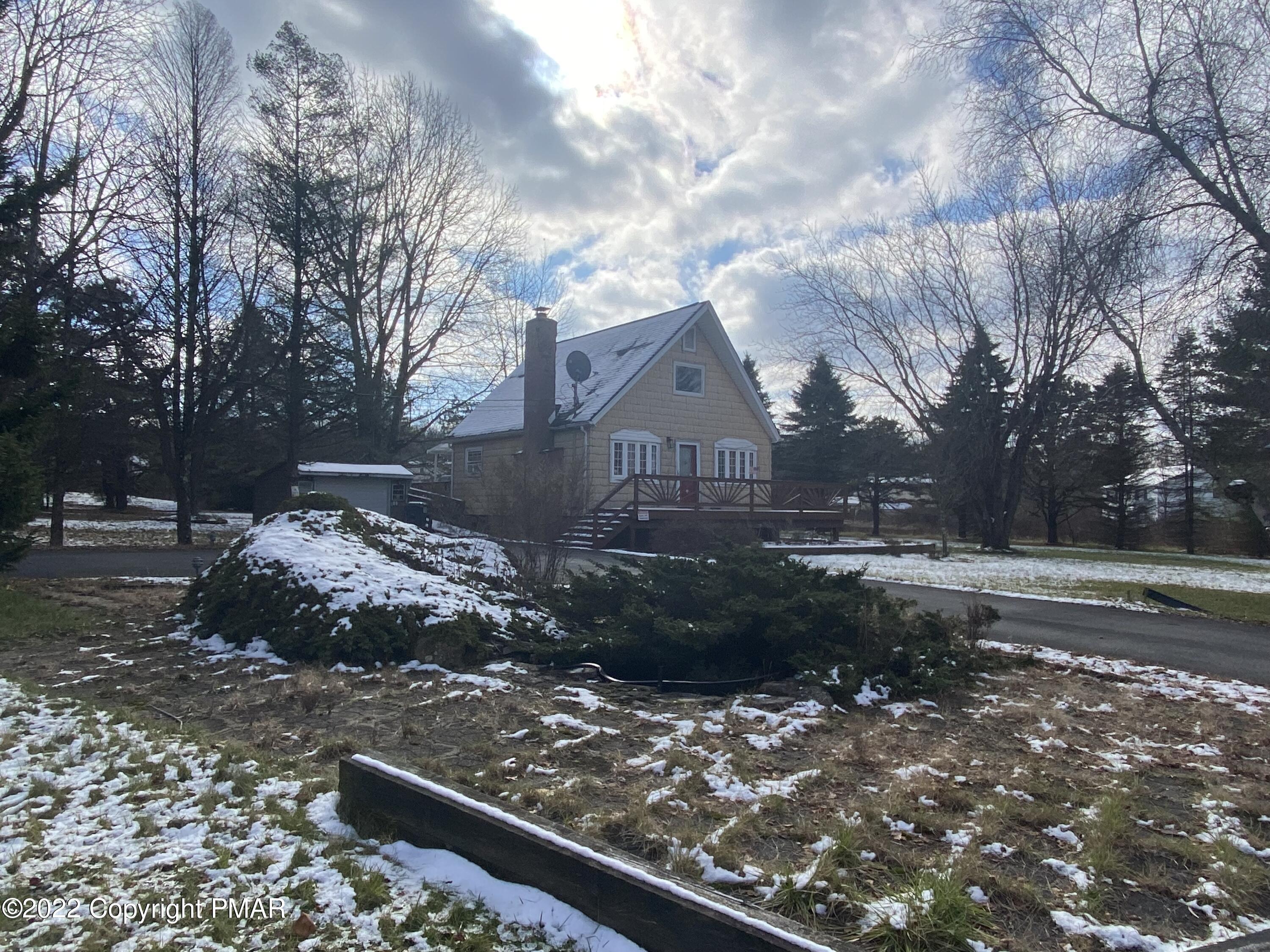 124 Bull Run Long Pond, PA 18334 - Photo 21 of 26 a view of a yard with wooden fence