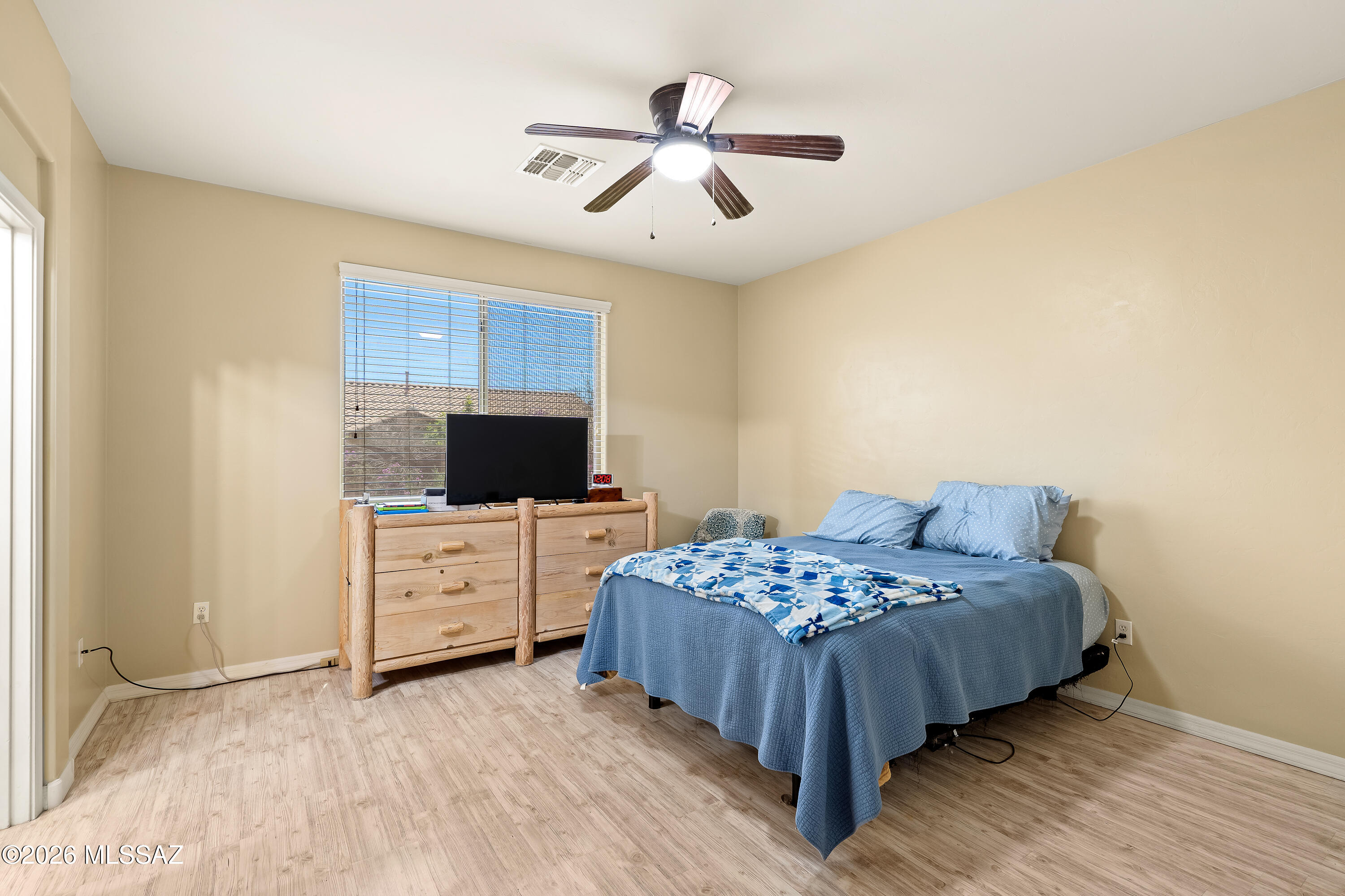 38946 South Running Roses Lane Tucson, AZ 85739 - Photo 13 of 34 2 interiors-8
