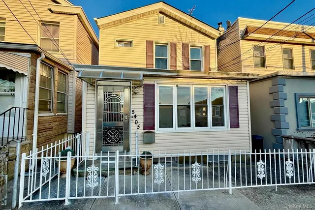 $928,000 | 54-05 68th Street | Maspeth