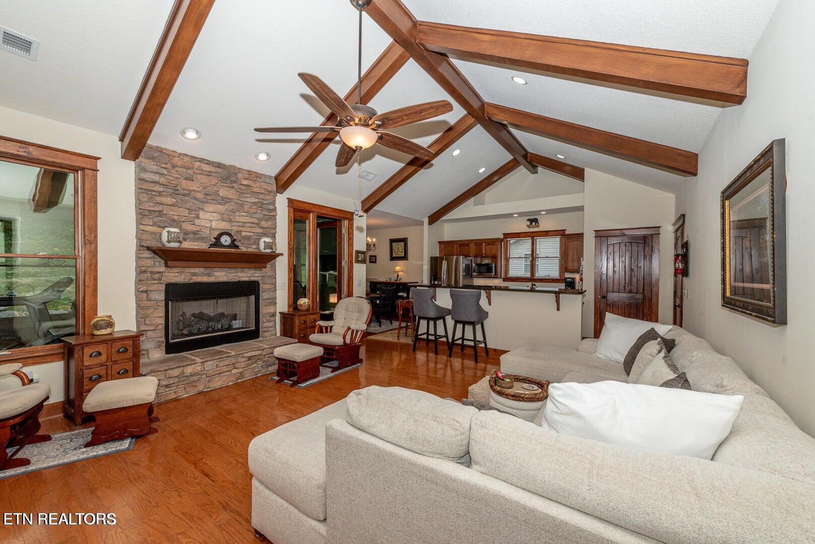 211 Bishop Cap Circle Townsend, TN 37882 - Photo 4 of 19 20240724161254519041000000-o