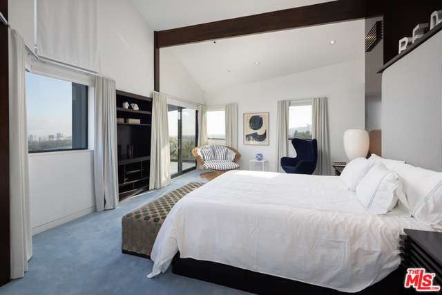 1375 Summitridge Place Beverly Hills, CA 90210 - Photo 11 of 21