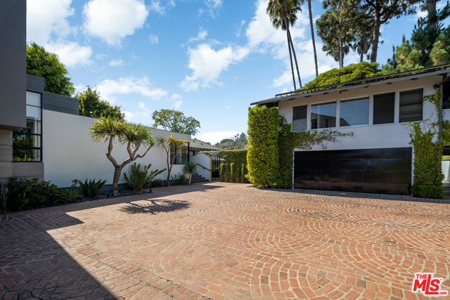 1375 Summitridge Place Beverly Hills, CA 90210 - Photo 20 of 21