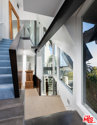 1375 Summitridge Place Beverly Hills, CA 90210 - Photo 9 of 21