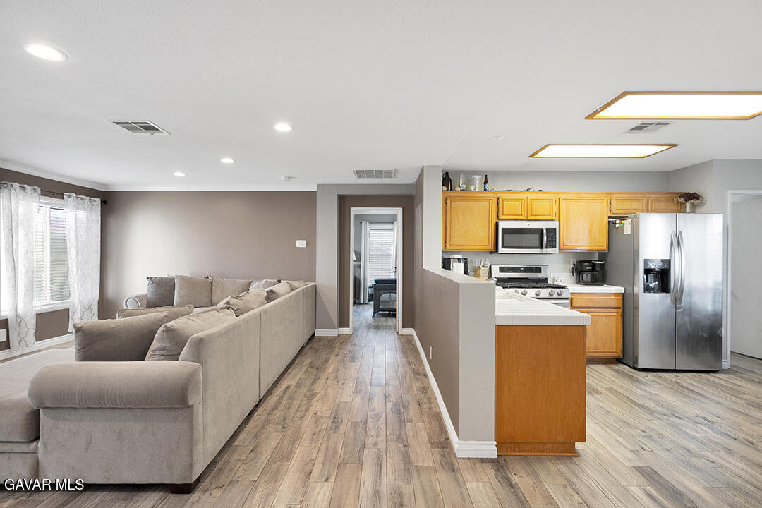 3310 Kaylyn Street Lancaster, CA 93535 - Photo 9 of 35 DSC_9169 copy