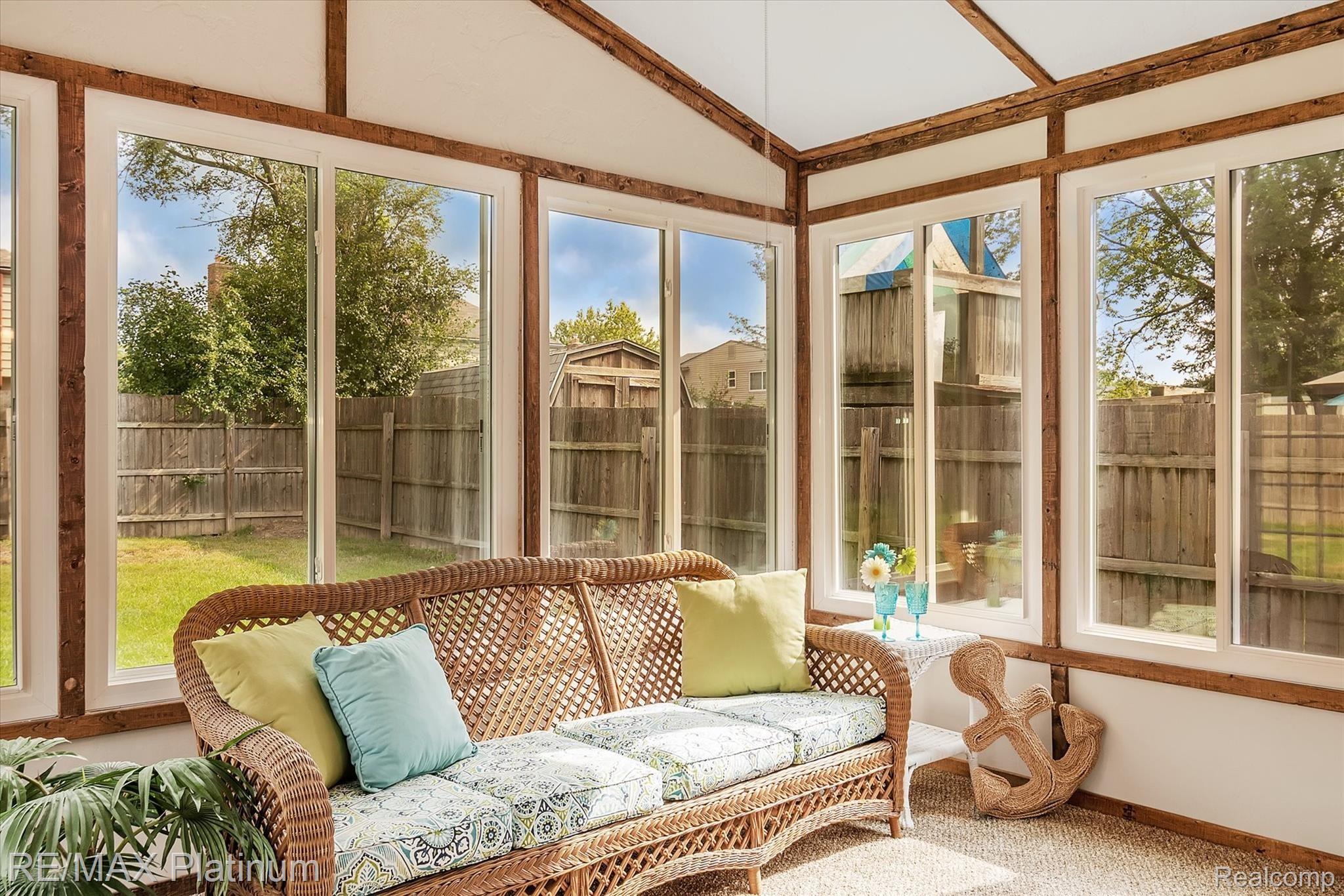 44284 Arlington Road Canton, MI 48187 - Photo 3 of 30 48-44284-Arlington-Rd-Windowstill-Real-Estate-Photography-48.jpg