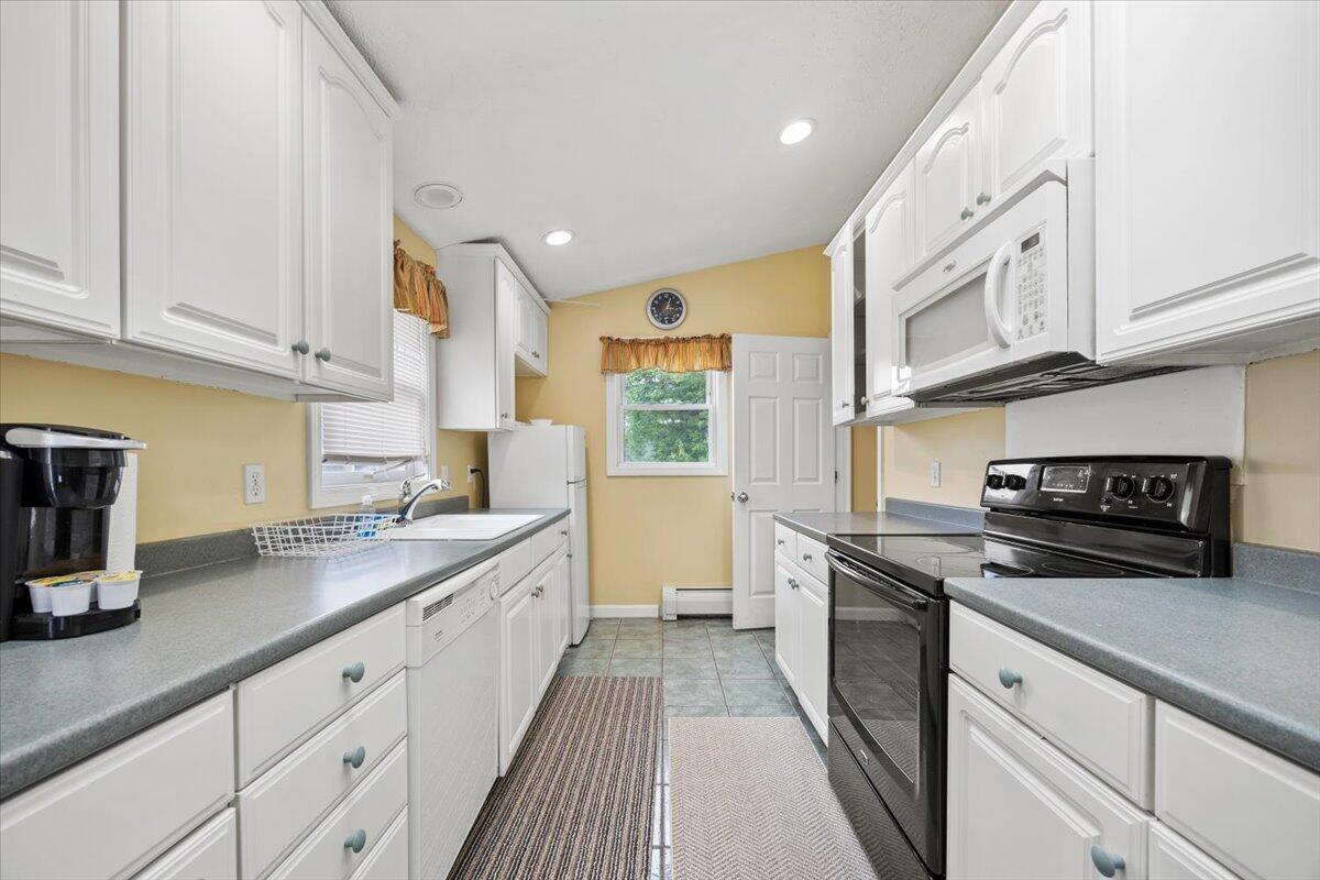 22 Ocean Park Road, Unit 136 Saco, ME 04072 - Photo 17 of 42 19-22 Ocean Park-19