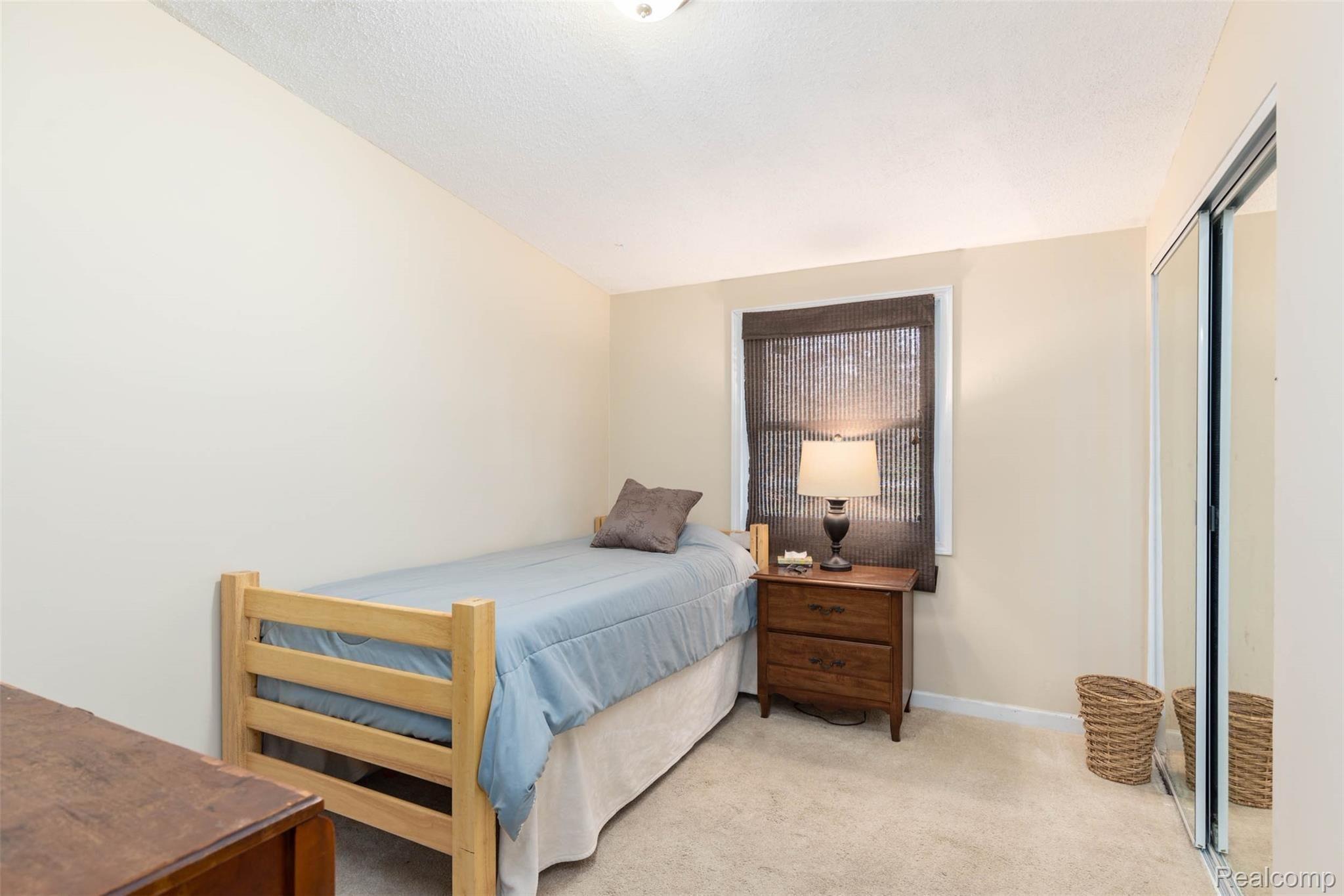 48437 Willis Road Belleville, MI 48111 - Photo 8 of 29 47076 Willis Rd-24.jpg
