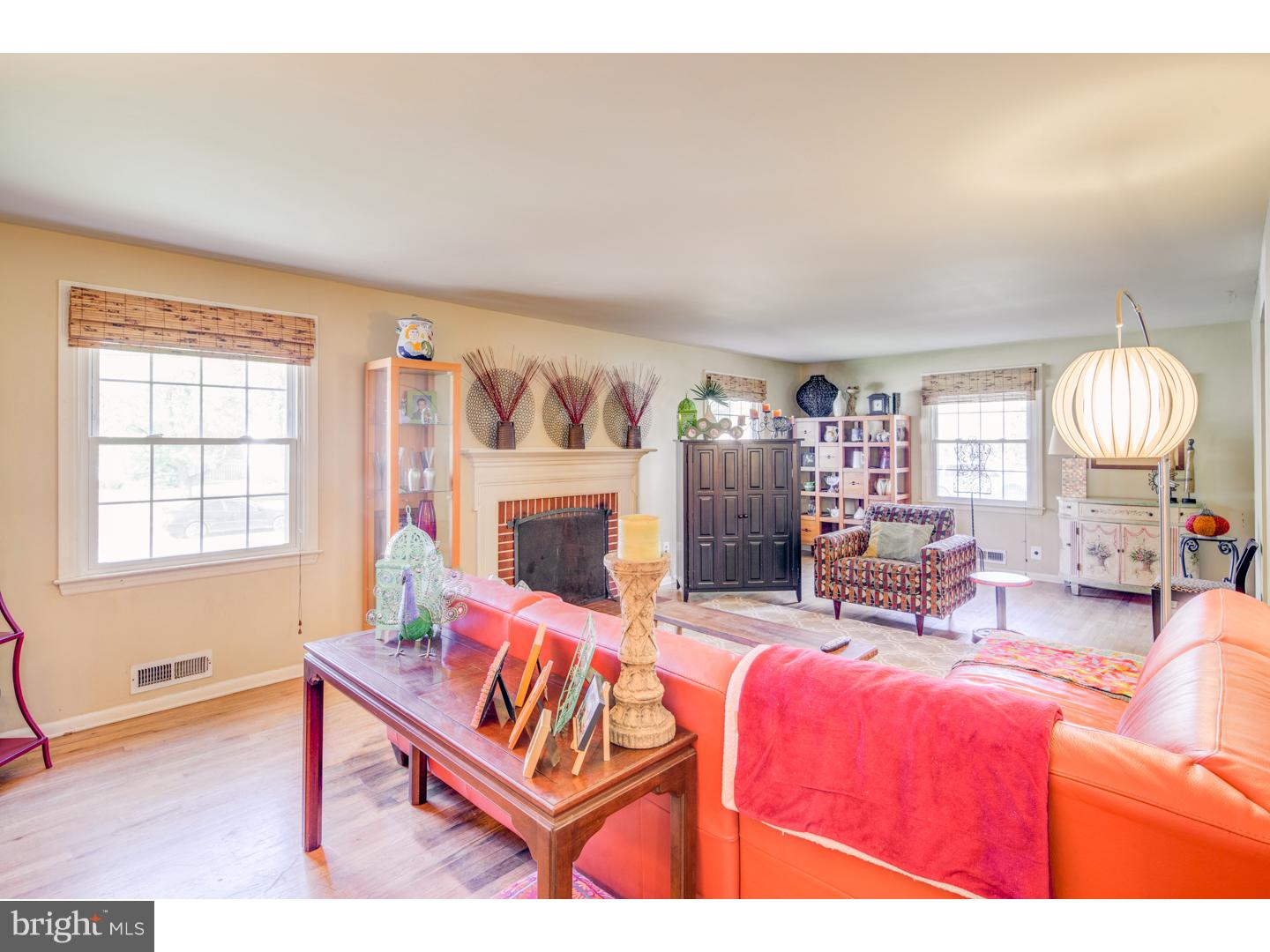 527 Tarrington Road Cherry Hill, NJ 08034 - Photo 3 of 25