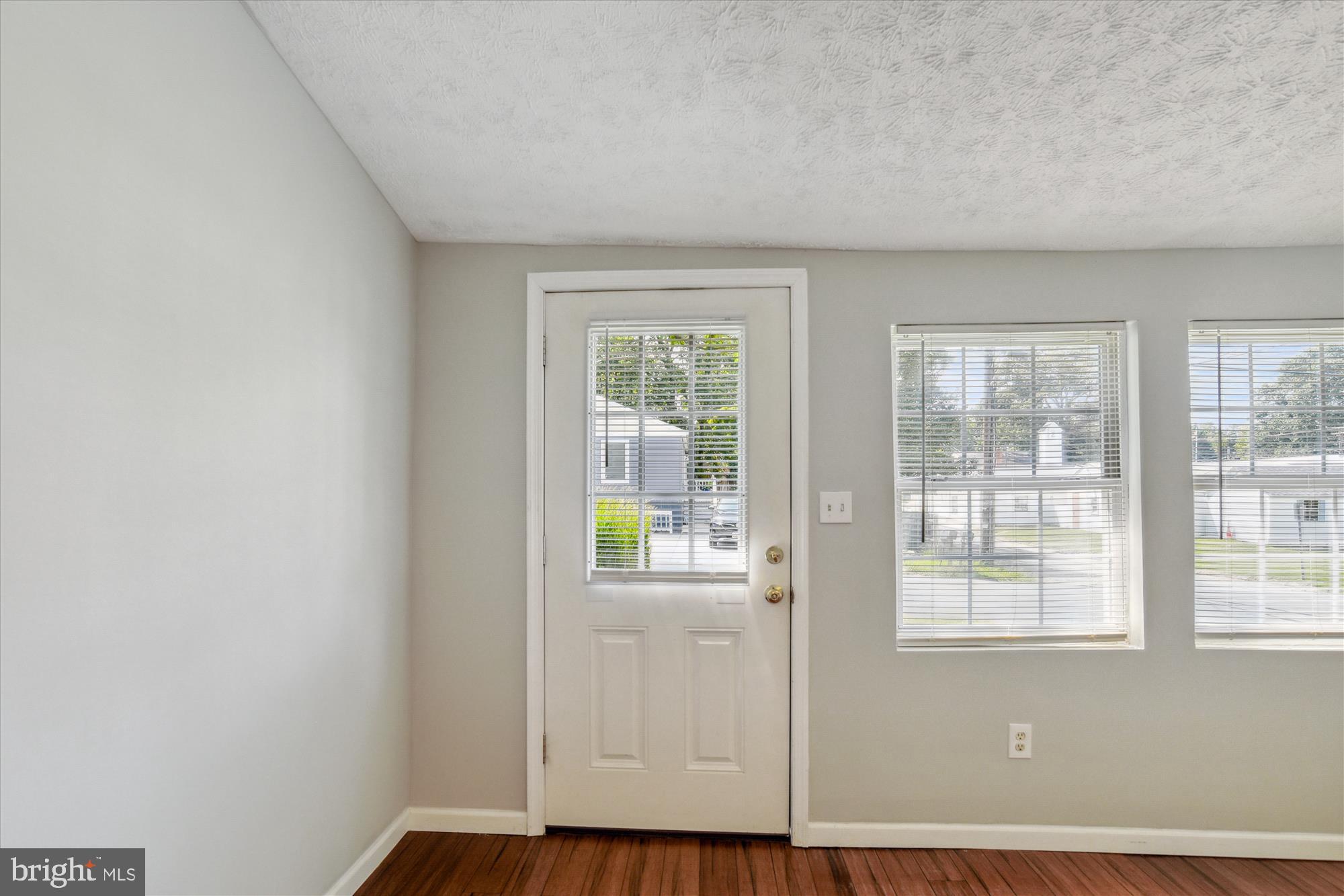 1605 Oldtown Road Edgewater, MD 21037 - Photo 4 of 33