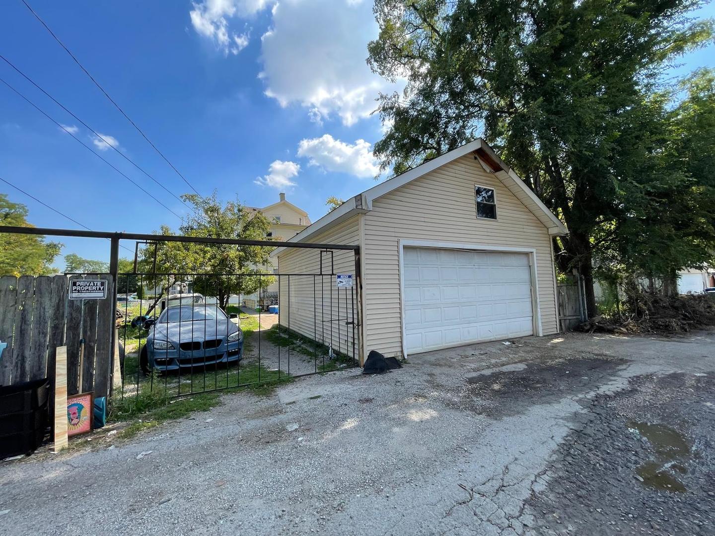 15736 Lathrop Avenue Harvey, IL 60426 - Photo 11 of 20 a view of a backyard
