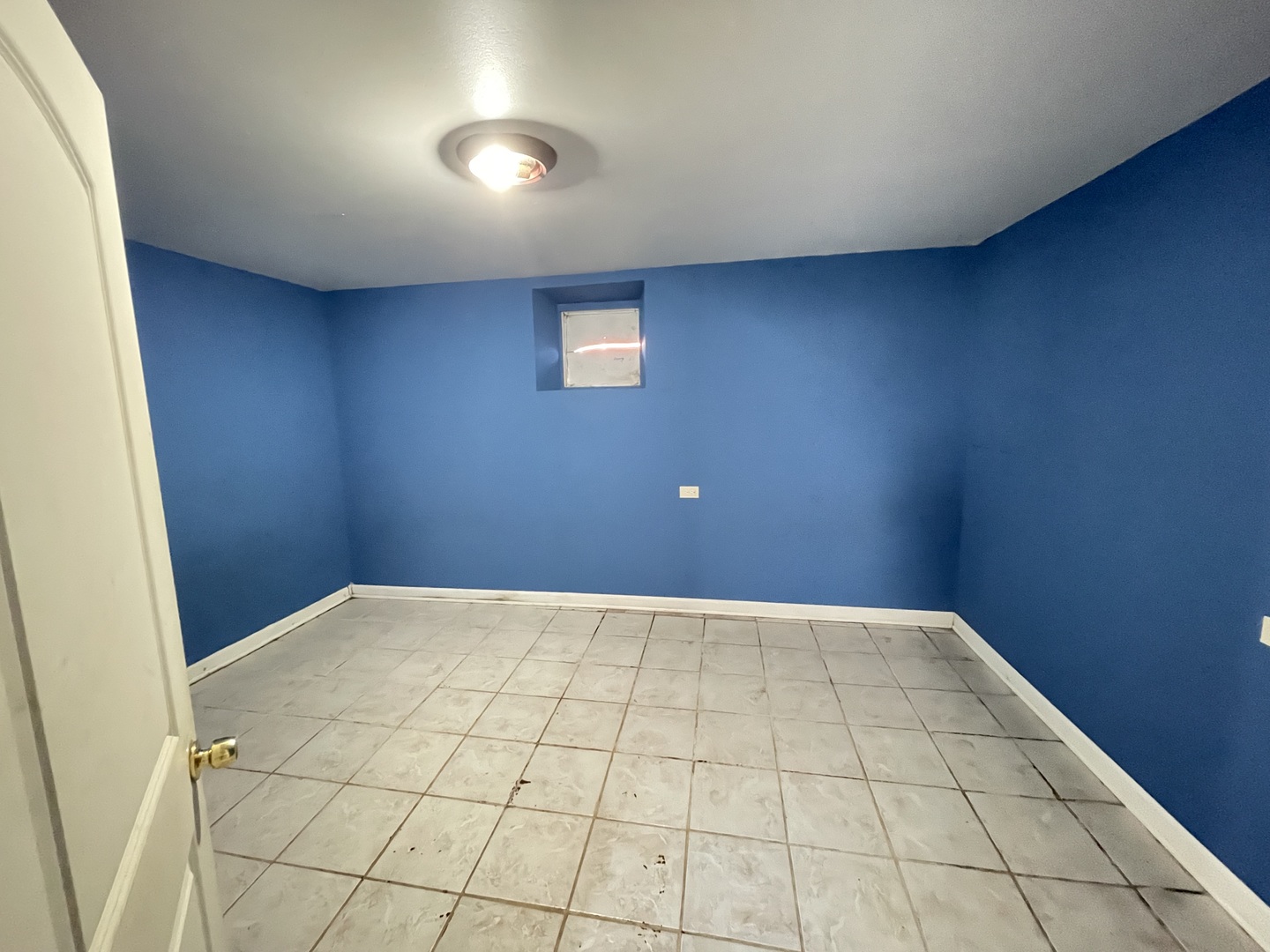 15736 Lathrop Avenue Harvey, IL 60426 - Photo 15 of 20 a view of an empty room