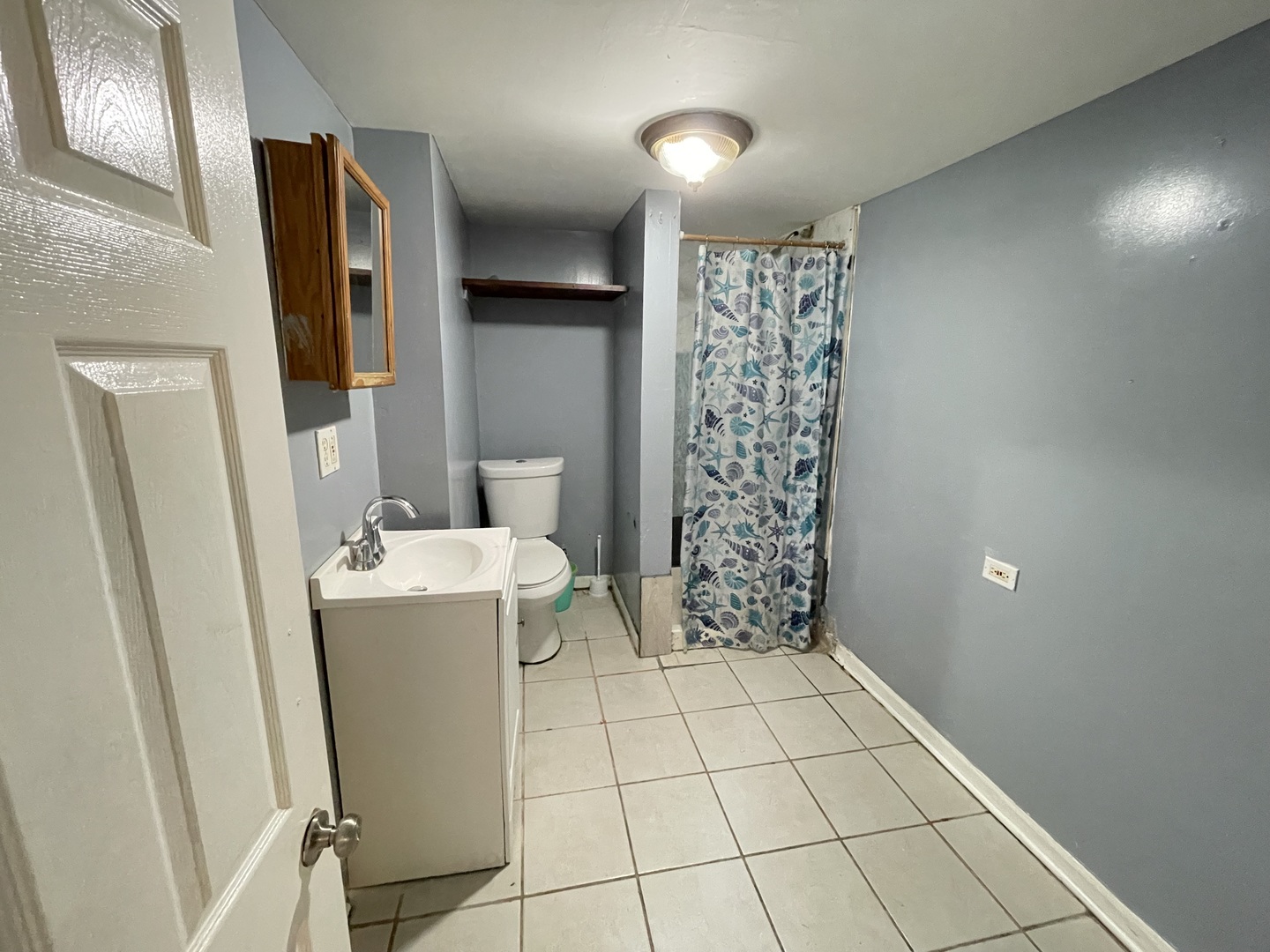 15736 Lathrop Avenue Harvey, IL 60426 - Photo 16 of 20 a view of utility room with washer and dryer