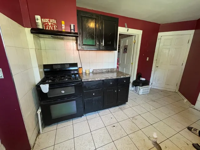 $180,000 | 15736 Lathrop Avenue, Harvey, IL 60426