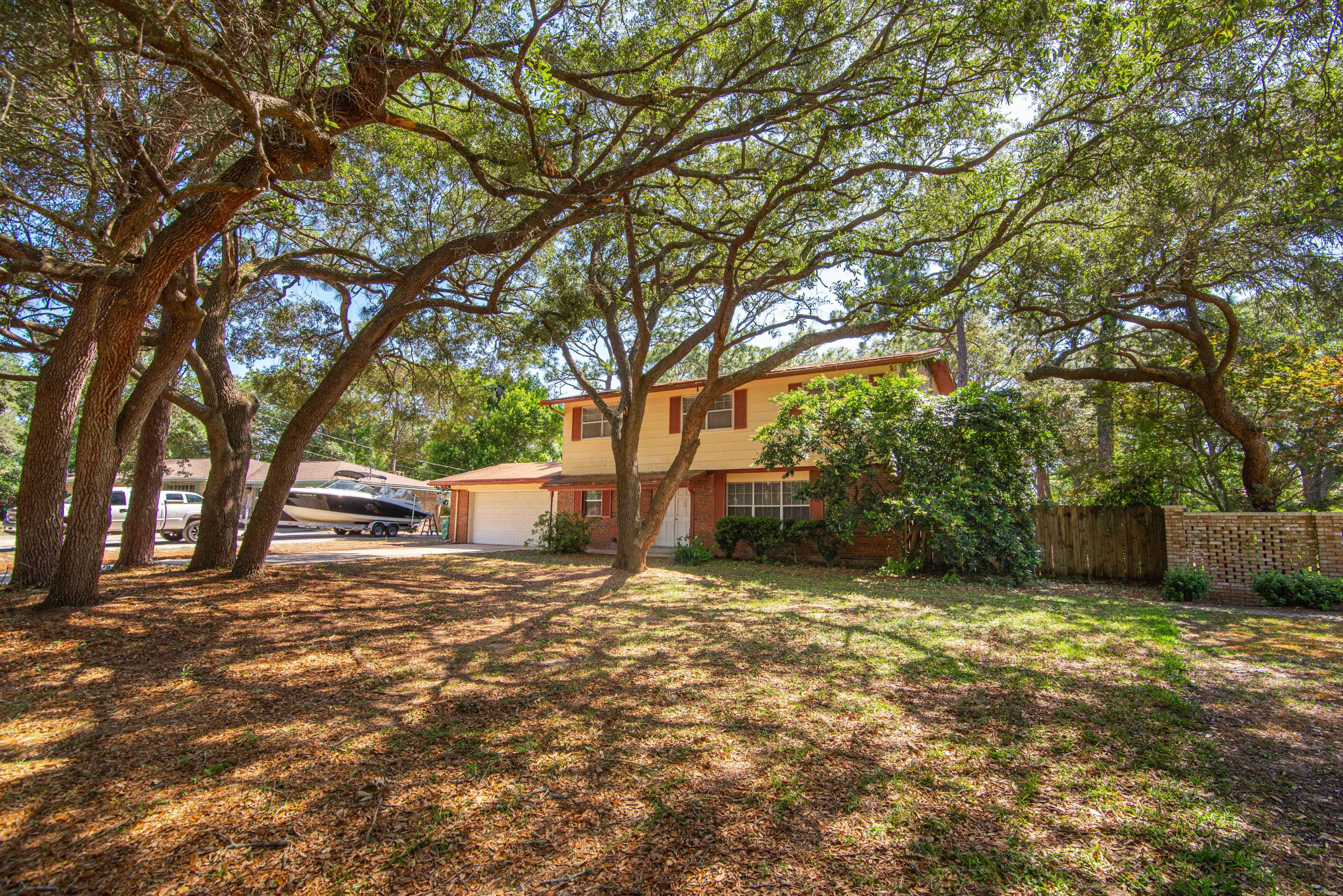 187 Country Club Road Shalimar, FL 32579 - Photo 2 of 68