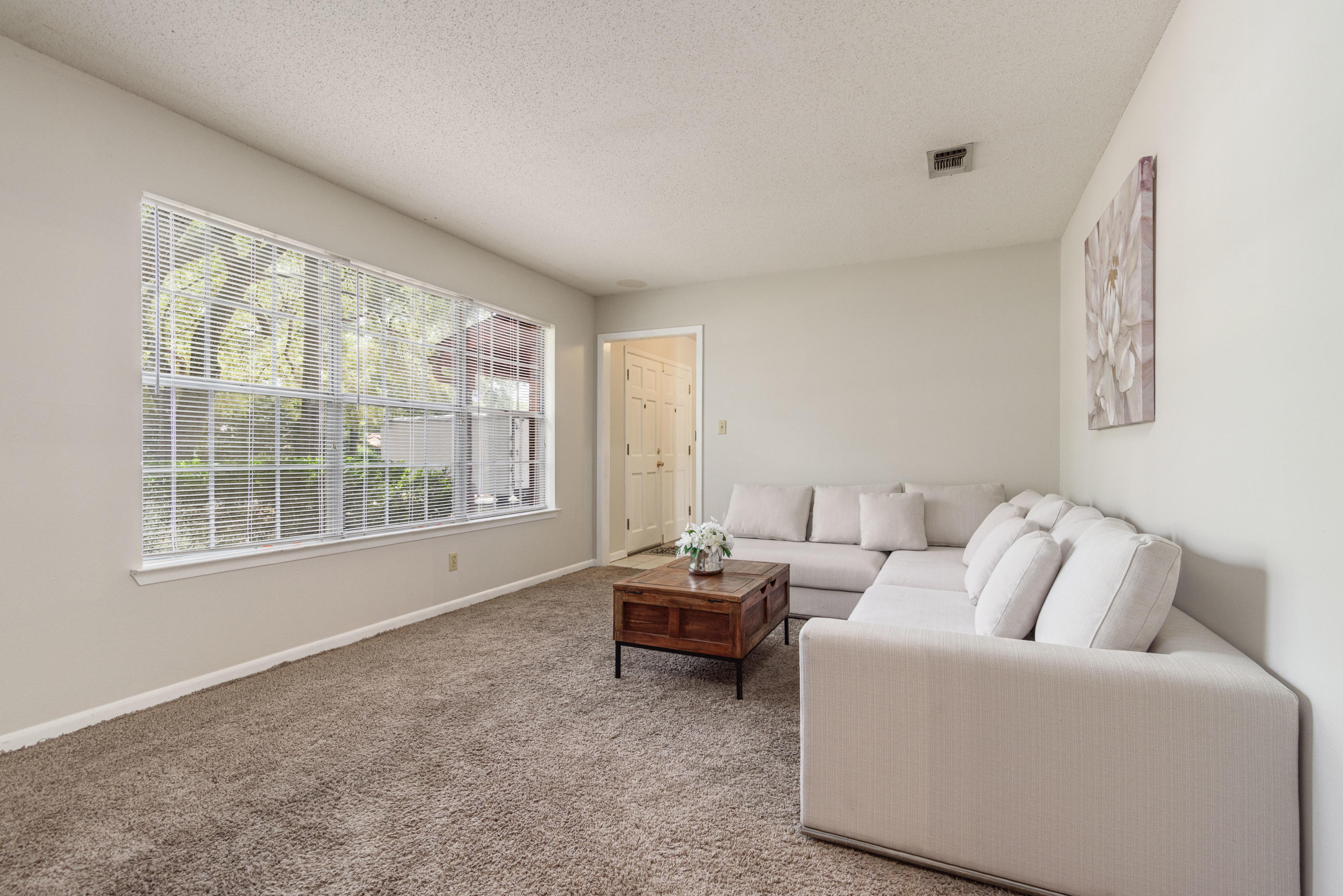 187 Country Club Road Shalimar, FL 32579 - Photo 9 of 68 a living room with furniture and a window