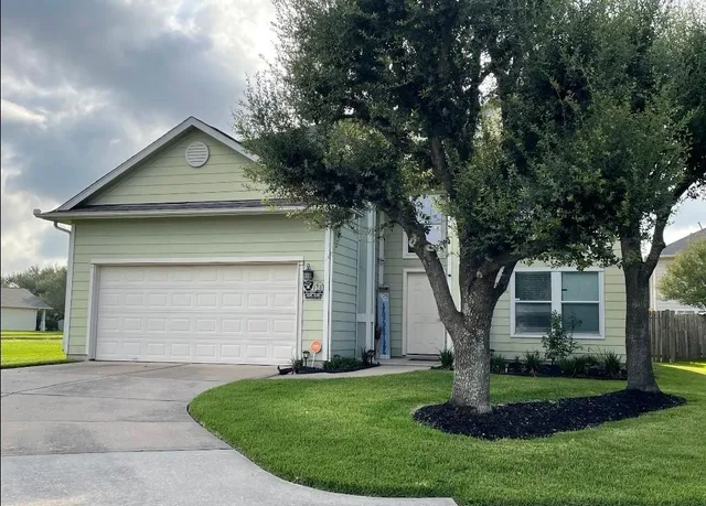 $2,370 | 9418 Fillmont Lane, Houston, TX 77044