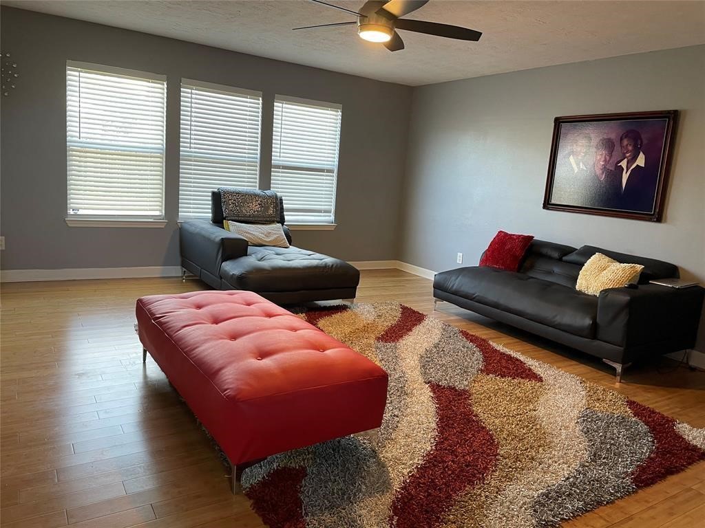 9418 Fillmont Lane Houston, TX 77044 - Photo 3 of 11