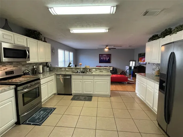 $2,370 | 9418 Fillmont Lane, Houston, TX 77044